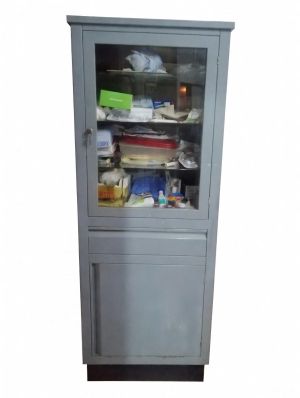 Vitrina Médica Metálica Con Entrepaños De Vidrio Y Llave Precio 2700